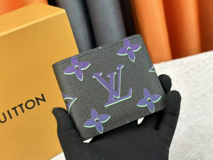 Picture of Louis Vuitton Wallets _SKUfw217990729fw